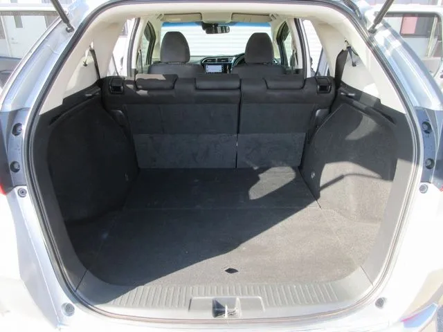 シャトル　ハイブリッド（ホンダ）の車両写真