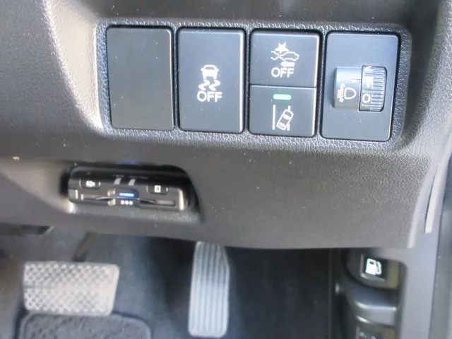 シャトル　ハイブリッド（ホンダ）の車両写真