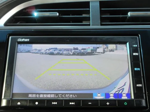 シャトル　ハイブリッド（ホンダ）の車両写真