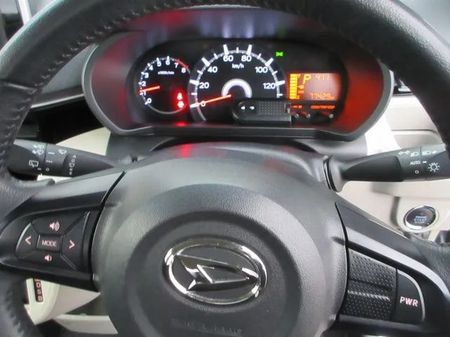 ムーヴ　４ＷＤ（ダイハツ）の車両写真