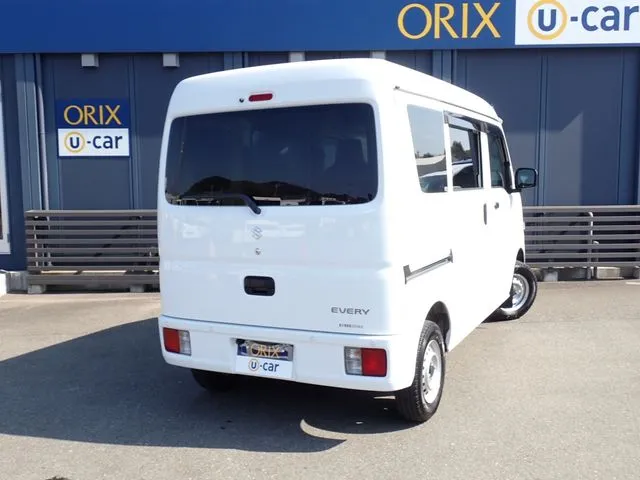 エブリイバン（スズキ）の車両写真