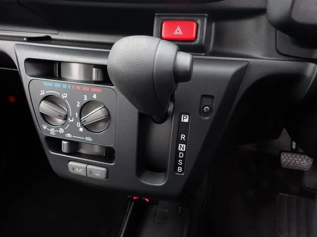 ミラ イース(ダイハツ)の車両写真