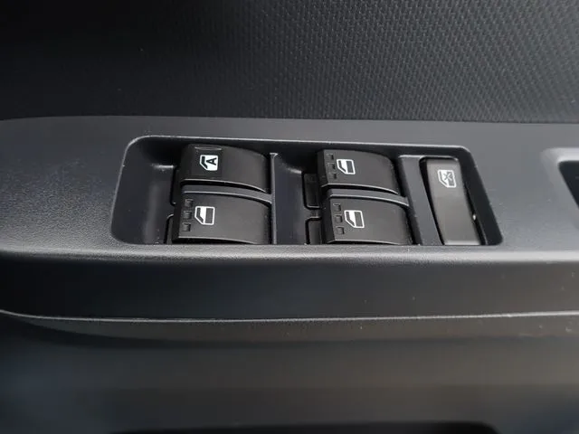 ミラ イース(ダイハツ)の車両写真