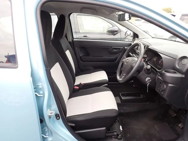 ミラ イース(ダイハツ)の車両写真