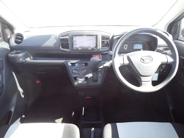 ミラ イース(ダイハツ)の車両写真