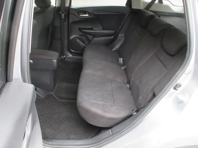 シャトル　ハイブリッド（ホンダ）の車両写真