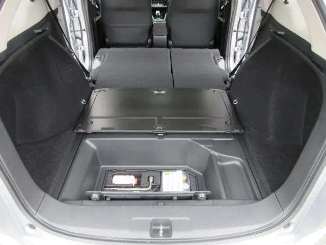 シャトル　ハイブリッド（ホンダ）の車両写真