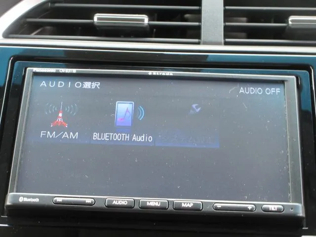 シャトル　ハイブリッド（ホンダ）の車両写真