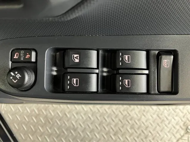 ミラ　イース（ダイハツ）の車両写真