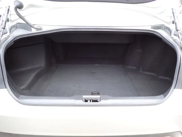 クラウン セダン ハイブリッド(トヨタ)の車両写真