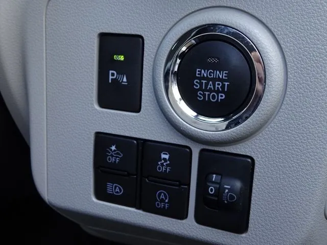 ピクシス　エポック（トヨタ）の車両写真