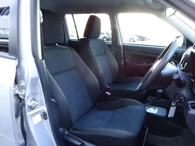 トヨタ　プロボックスバン　ハイブリッド