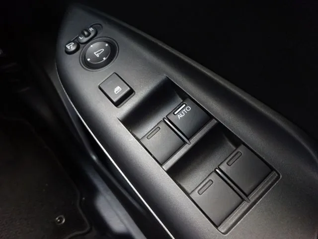 シャトル ハイブリッド(ホンダ)の車両写真