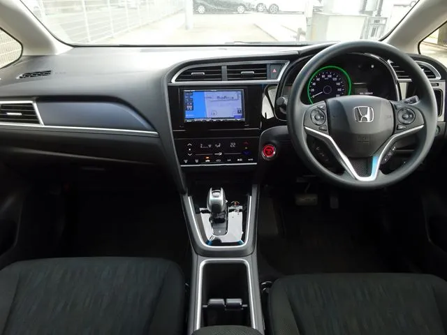 シャトル ハイブリッド(ホンダ)の車両写真