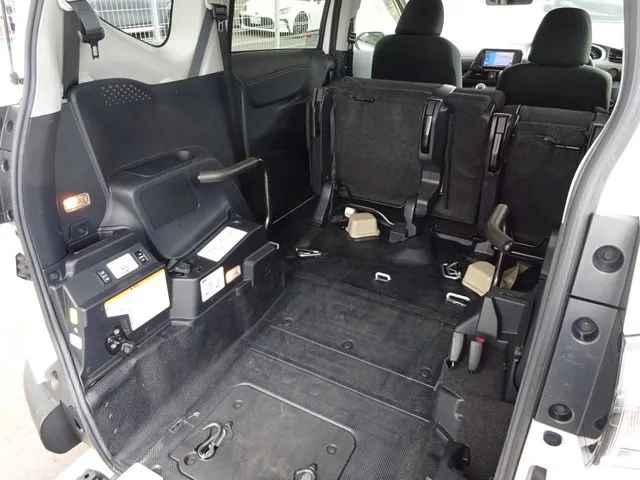 シエンタ（トヨタ）の車両写真