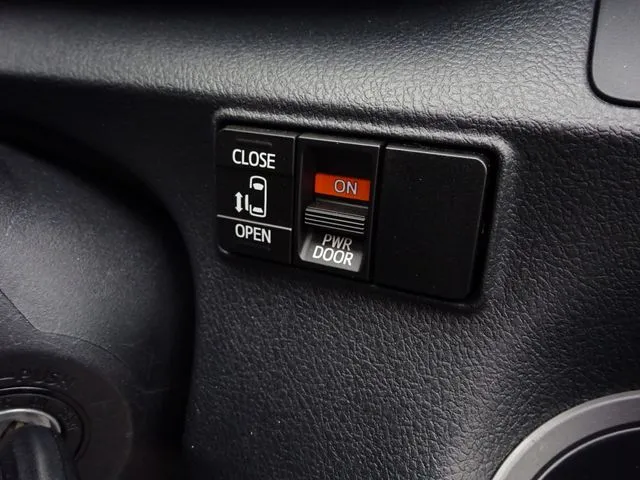 シエンタ（トヨタ）の車両写真