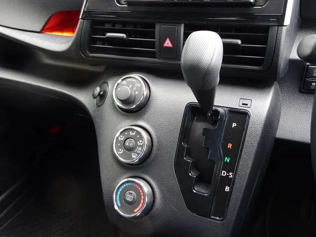 シエンタ（トヨタ）の車両写真