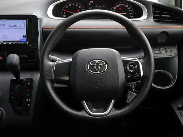 シエンタ（トヨタ）の車両写真