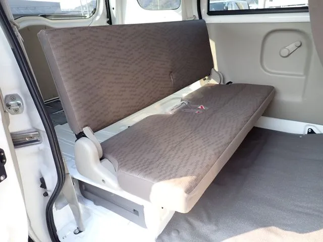 エブリイバン（スズキ）の車両写真