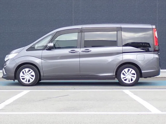 ステップワゴン（ホンダ）の車両写真