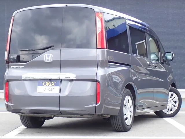 ステップワゴン（ホンダ）の車両写真