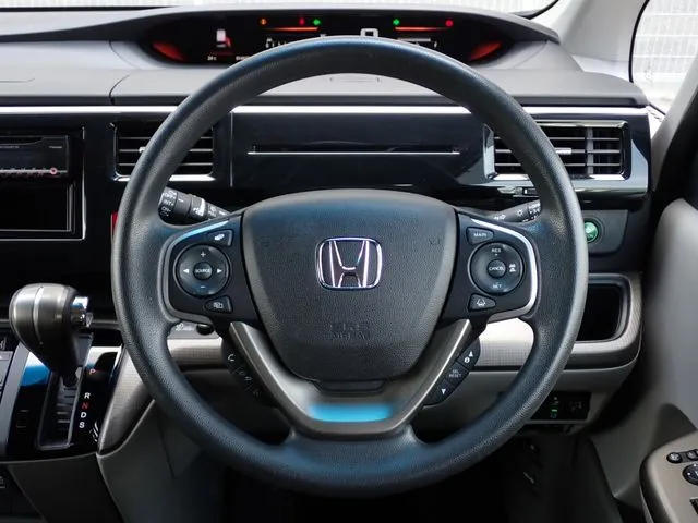 ステップワゴン（ホンダ）の車両写真