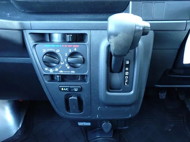 ハイゼットカーゴ（ダイハツ）の車両写真