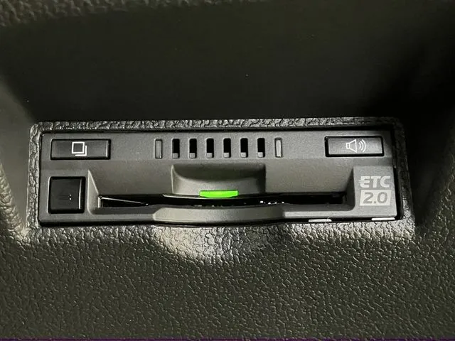 プリウス（トヨタ）の車両写真