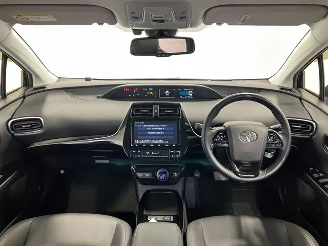 プリウス（トヨタ）の車両写真
