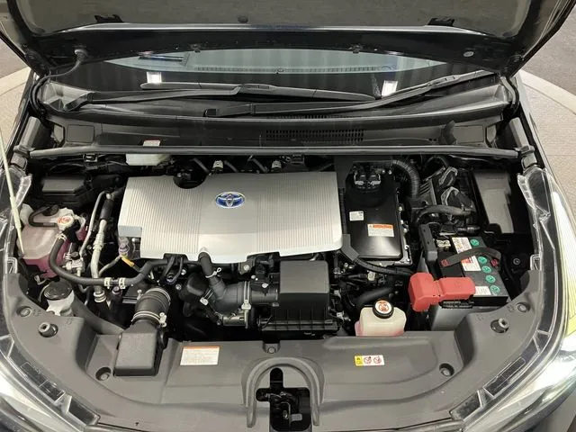 プリウス（トヨタ）の車両写真