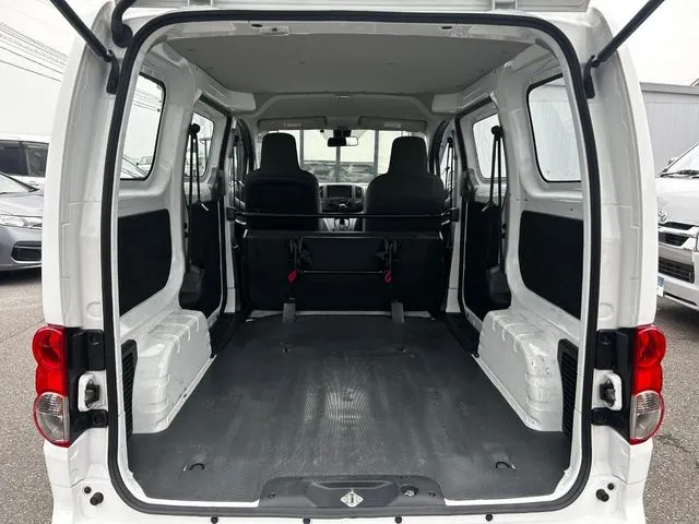 ＮＶ２００バネットバン（ニッサン）の車両写真