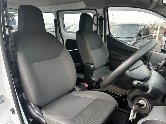 ＮＶ２００バネットバン（ニッサン）の車両写真