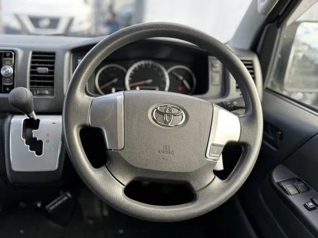 ハイエースバン　１．２５ｔ　２ＷＤ（トヨタ）の車両写真