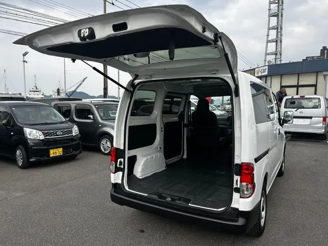 ＮＶ２００バネットバン（ニッサン）の車両写真