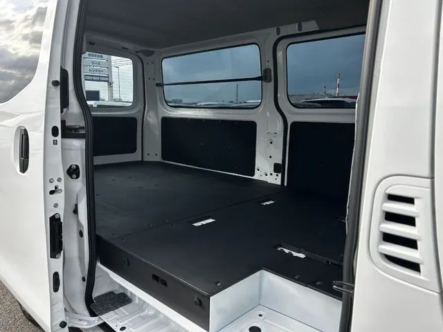 ＮＶ３５０キャラバン（ニッサン）の車両写真