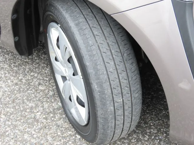 シエンタ　ハイブリッド（トヨタ）の車両写真