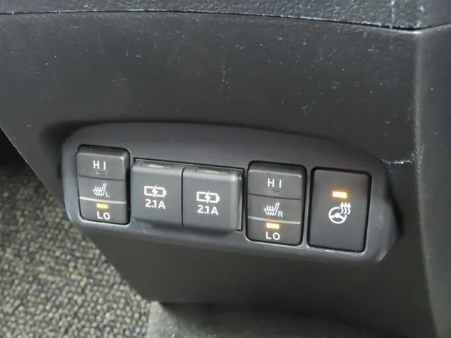 シエンタ　ハイブリッド（トヨタ）の車両写真