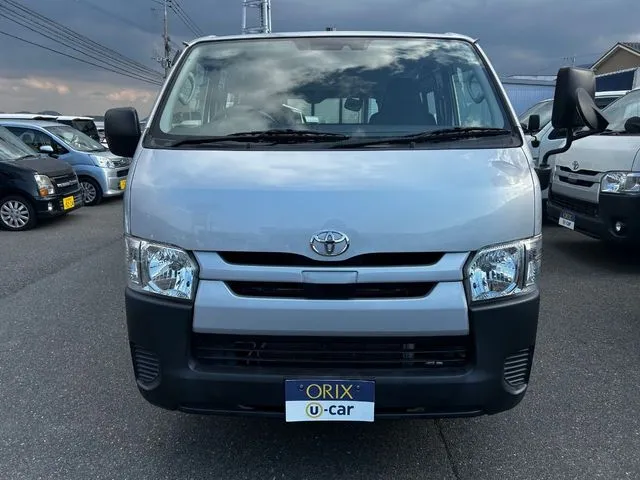 ハイエースバン　２ＷＤ（トヨタ）の車両写真