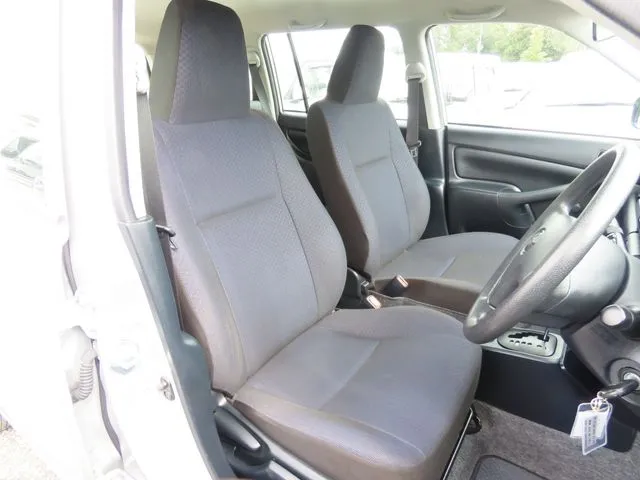 トヨタ　プロボックスバン　２ＷＤ