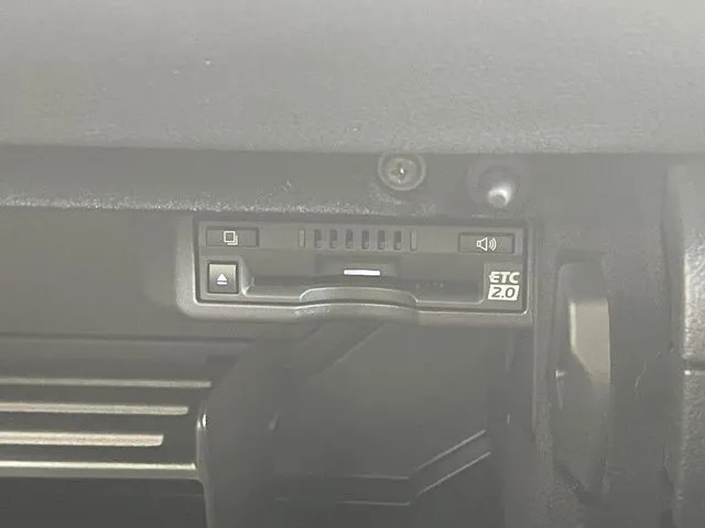 トヨタ　レクサス　ＩＳ３００ｈ