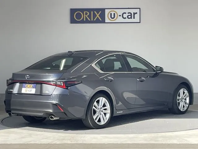 トヨタ　レクサス　ＩＳ３００ｈ