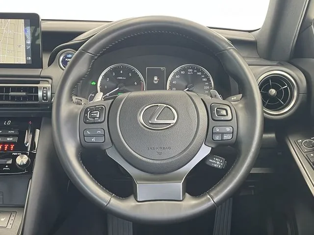 トヨタ　レクサス　ＩＳ３００ｈ