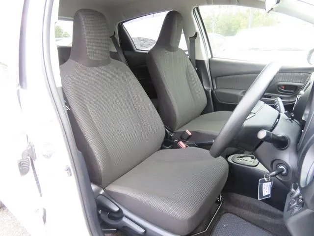 トヨタ　ヴィッツ　４ＷＤ