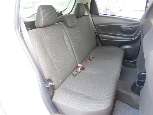 トヨタ　ヴィッツ　４ＷＤ