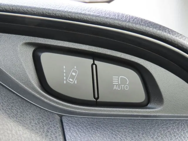 トヨタ　ヴィッツ　４ＷＤ