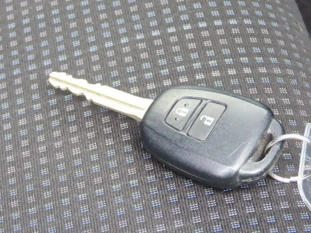 トヨタ　ヴィッツ　４ＷＤ