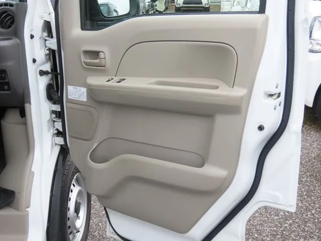 ニッサン NV100クリッパー