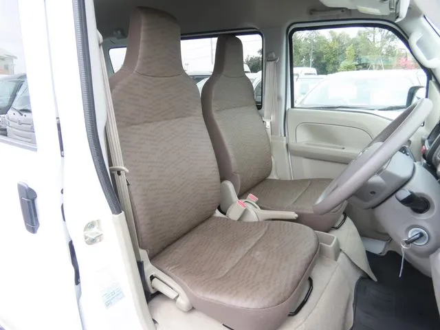 ニッサン NV100クリッパー