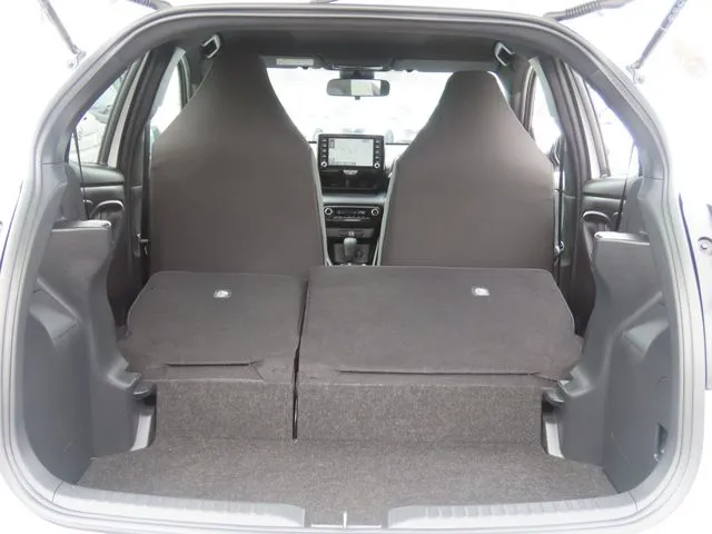 トヨタ　ヤリス　ハイブリッド