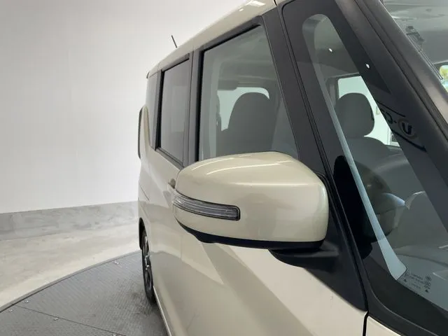 ニッサン　ルークス